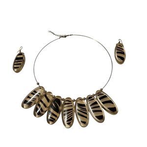 Costume Vintage Necklace and Earrings Set